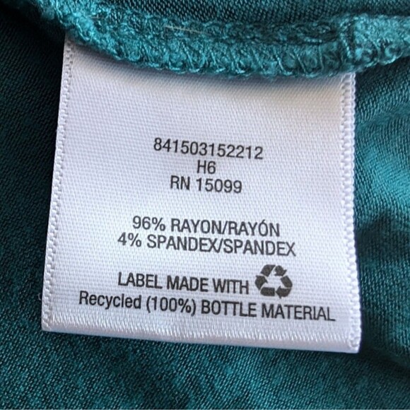 Simply Emma 3/4 Sleeve Green V-Neck Blouse Top - Picture 3 of 12